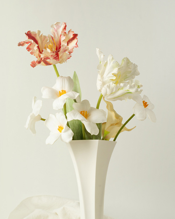 Ceramic Gu Vase (Flower Vase) by Cenji