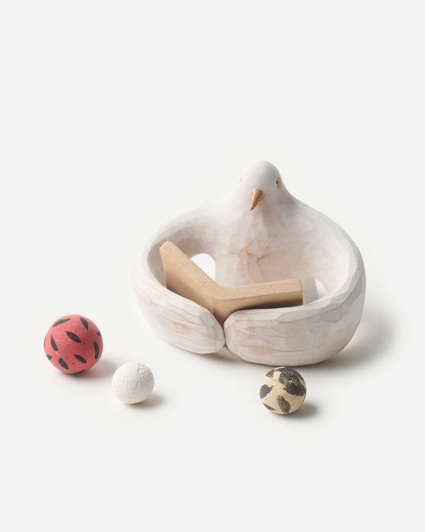 Ceramic Clay Sculpture by Yi Shao Jie Mo - Bird Diary - Reading