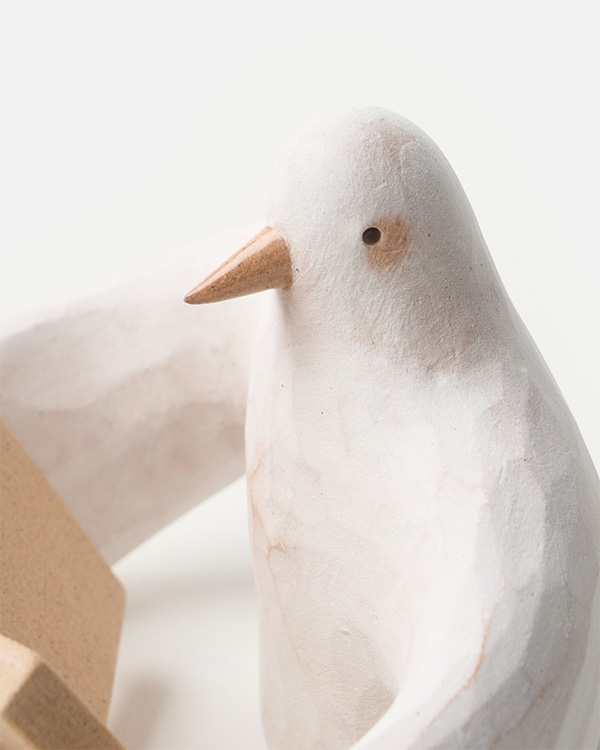 Ceramic Clay Sculpture by Yi Shao Jie Mo - Bird Diary - Reading